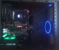 Water-Cooled RGB Gaming PC: i7-7700K, GTX 1070 Ti 8GB
