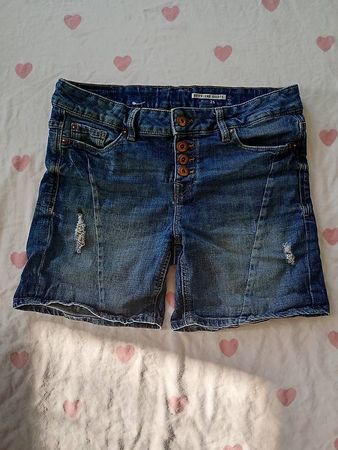 Kurze Jeans hose