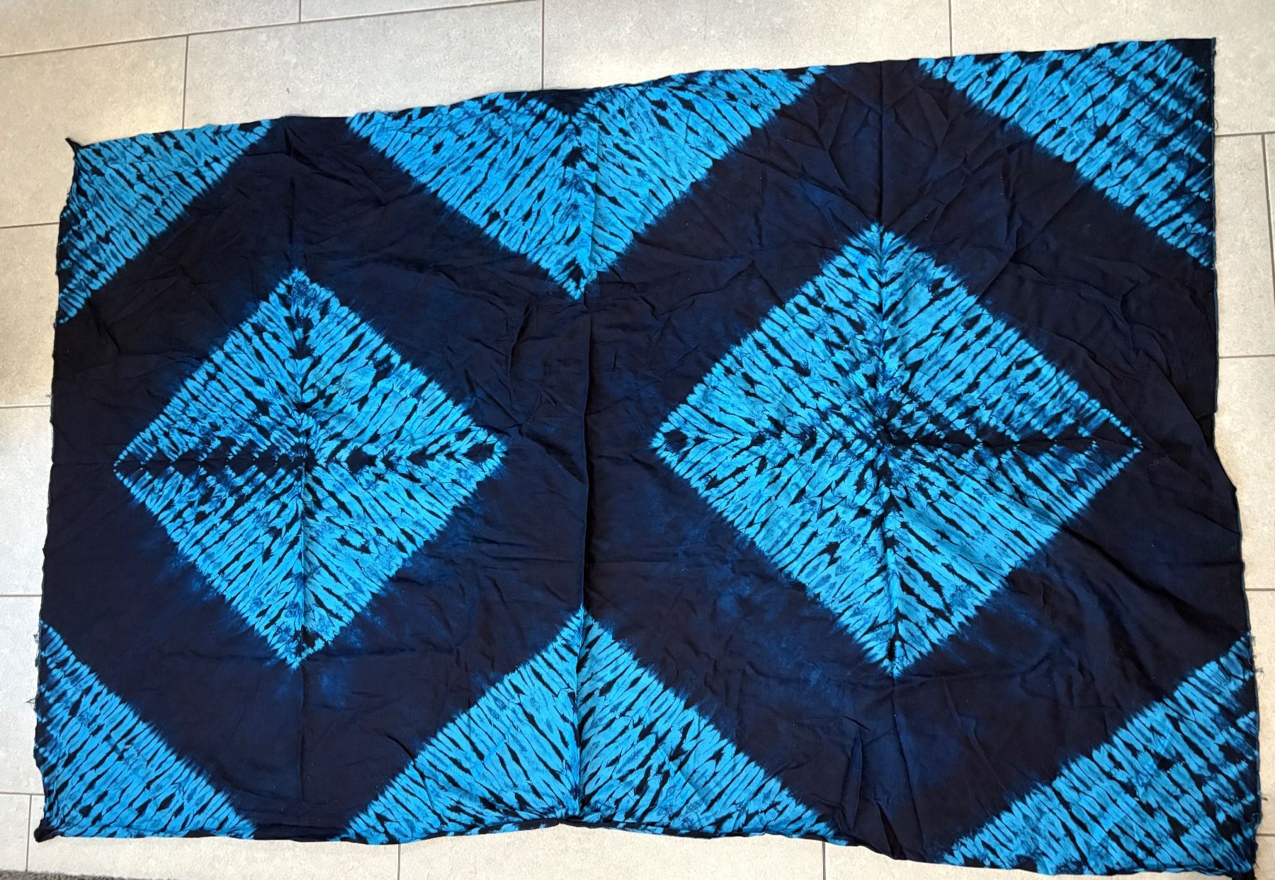 Tissus: Batiktuch – D'occasion à Auenstein par 5222