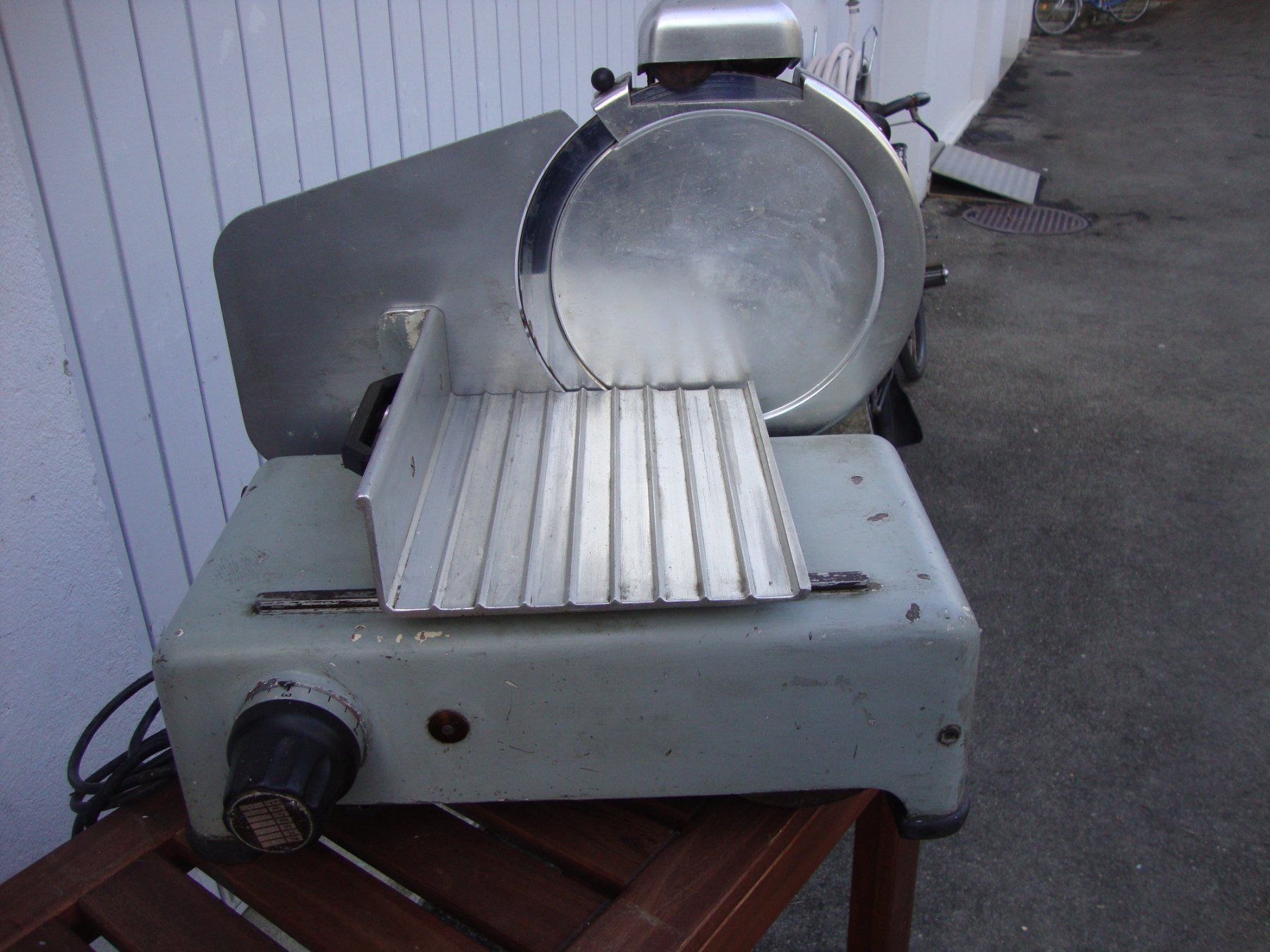 Elettrodomestici da cucina: Aufschnittmaschine – Usato da Thun venduto da Velo-7