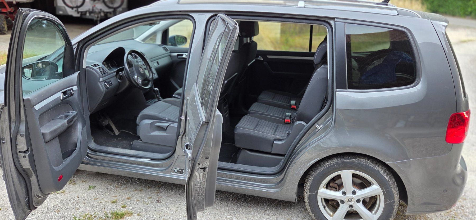 VW Automobili: VW Touran 2.0 TDI BMT – Usato da Kriens venduto da Eltintosol 4