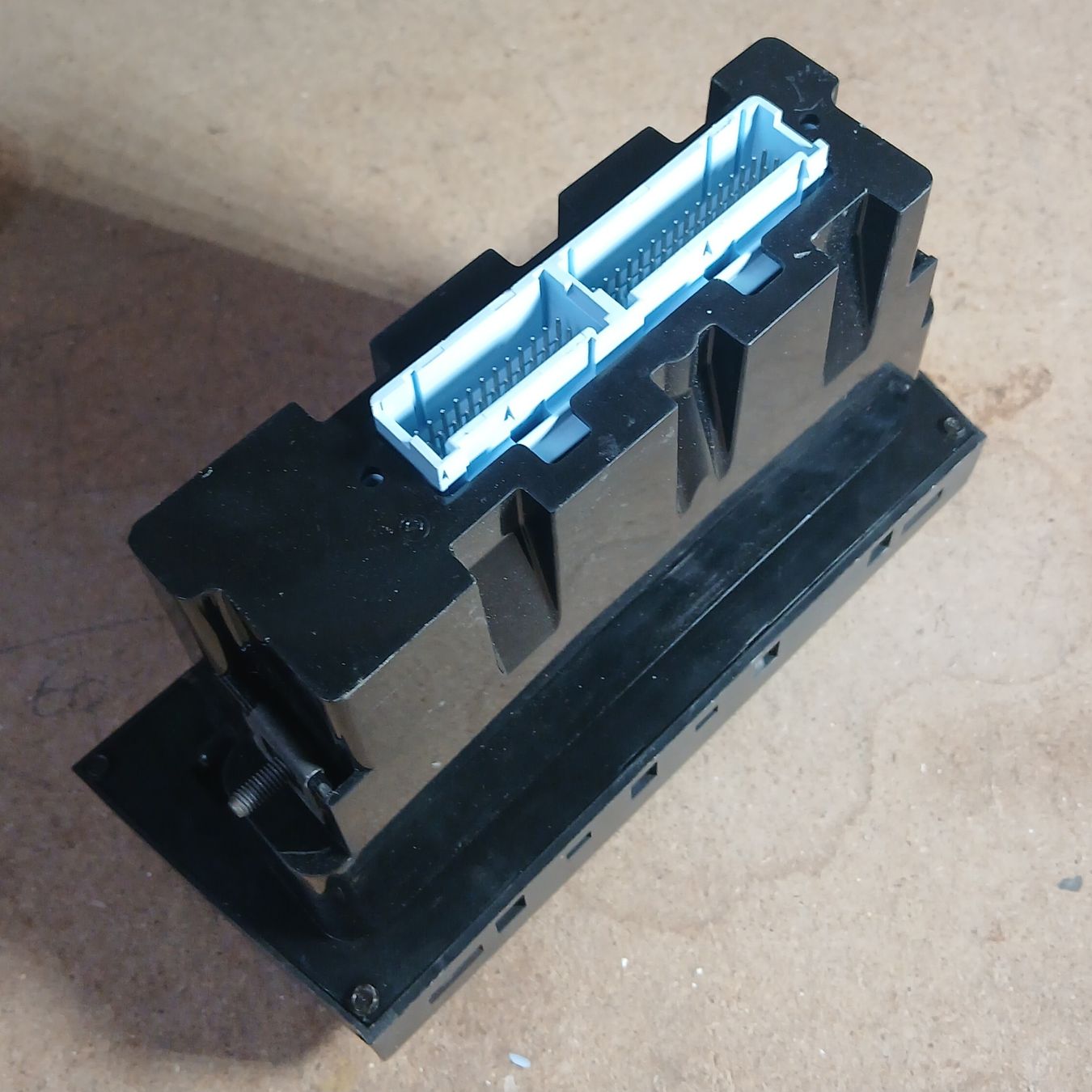 Cadillac Tutti pezzi di ricambio auto: Commande de ventilation Cadillac Seville 1998-2004 – Usato da la heutte venduto da Auto-stock 2