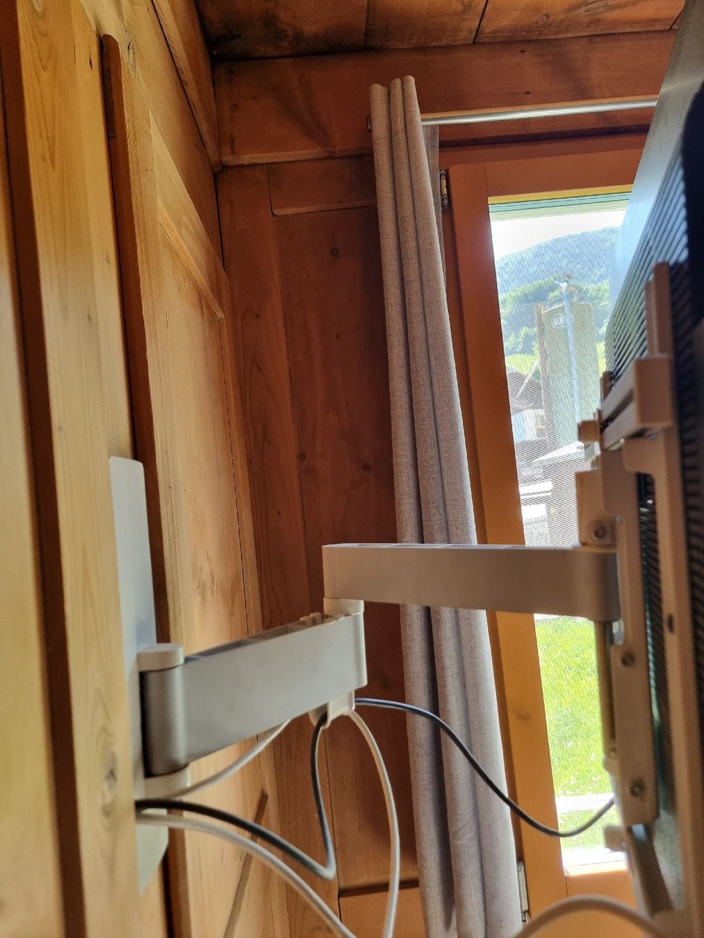 Sony Televisori: TV Sony KD-55AF8 mit Wandhalterung – Usato da Berschis venduto da treedosha01 2