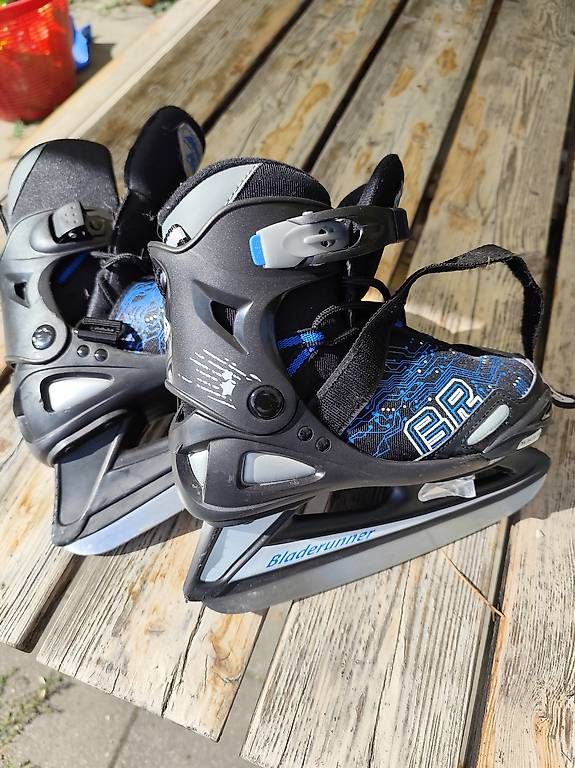 Patins à glace: Schlittschuhe Bladerunner Phaser Gr. 32-35  – D'occasion à Thusis par phil_gr 2