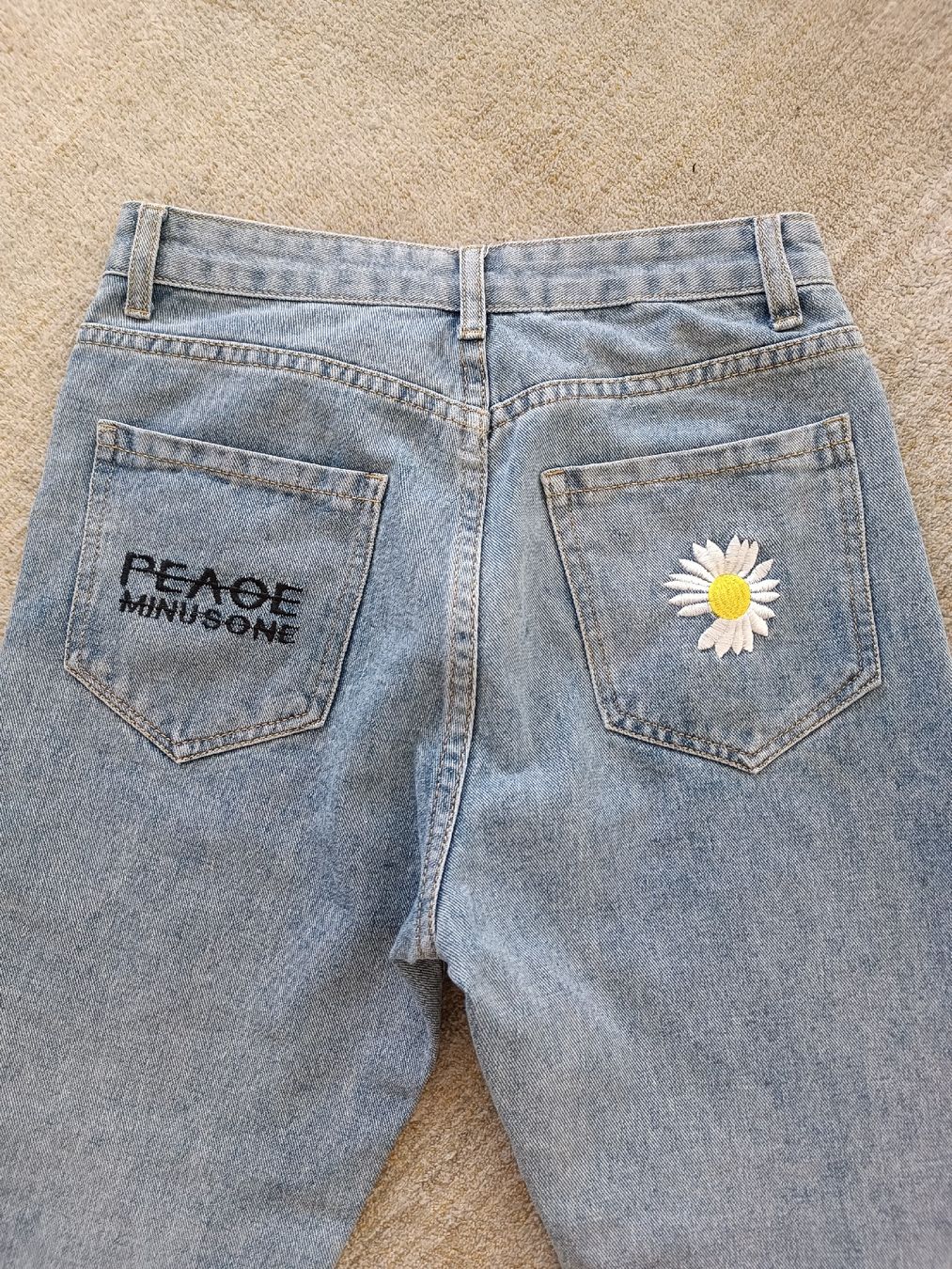 Jeans: JEAN IMPRIMÉ 34 – Usato da Sierre venduto da shirley04 8