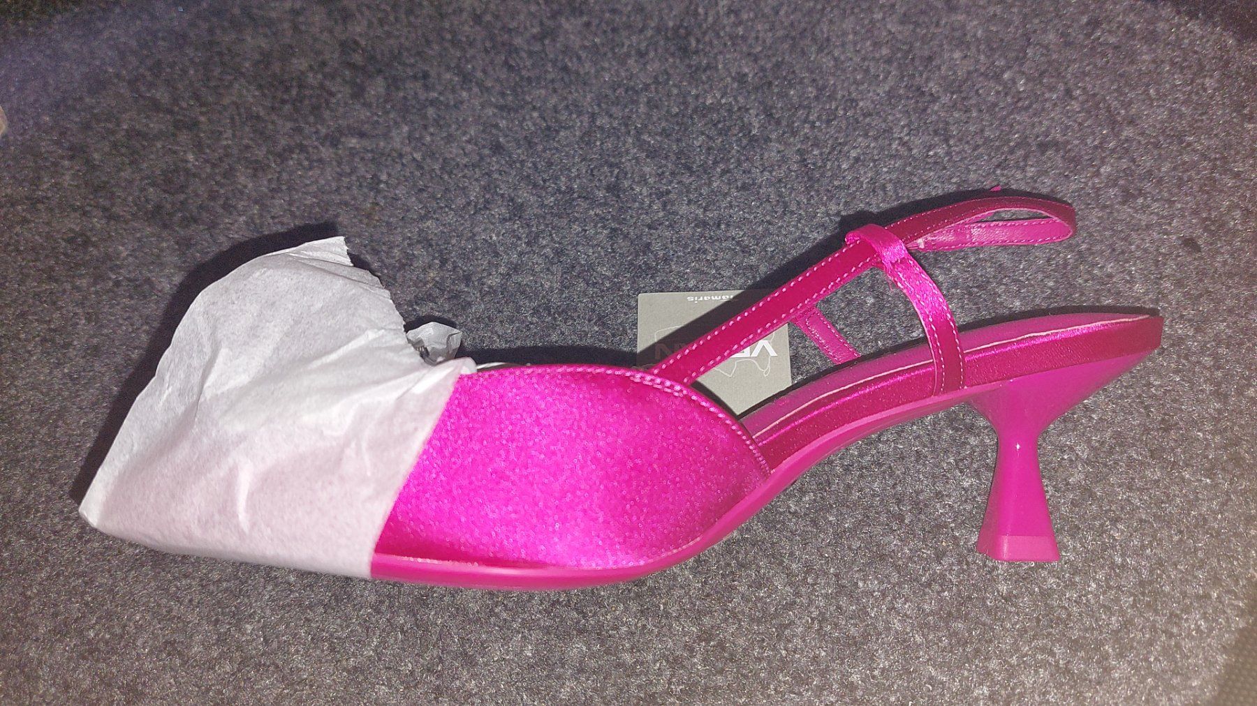Tamaris Damenschuhe: Fuchsia Pumps Gr 36 Unbenutzt – Neu und originalverpackt aus Kloten von Nyrediel 1