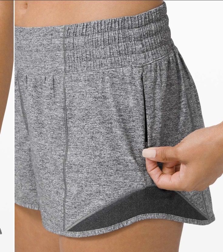 Lululemon Hosen: Lululemon Hotty Hot Short High-Rise Gr.6 – Gebraucht aus Gossau SG von Swisslady25 2