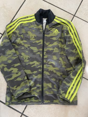Adidas Trainings Jacke Gr.140 mit Muster und Streifen Neu
