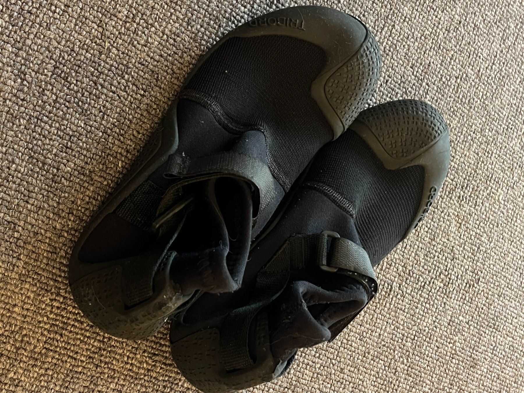 Decathlon Scarpe per ragazzi: Neoprenschuhe – Usato da Balgach venduto da Gemeh