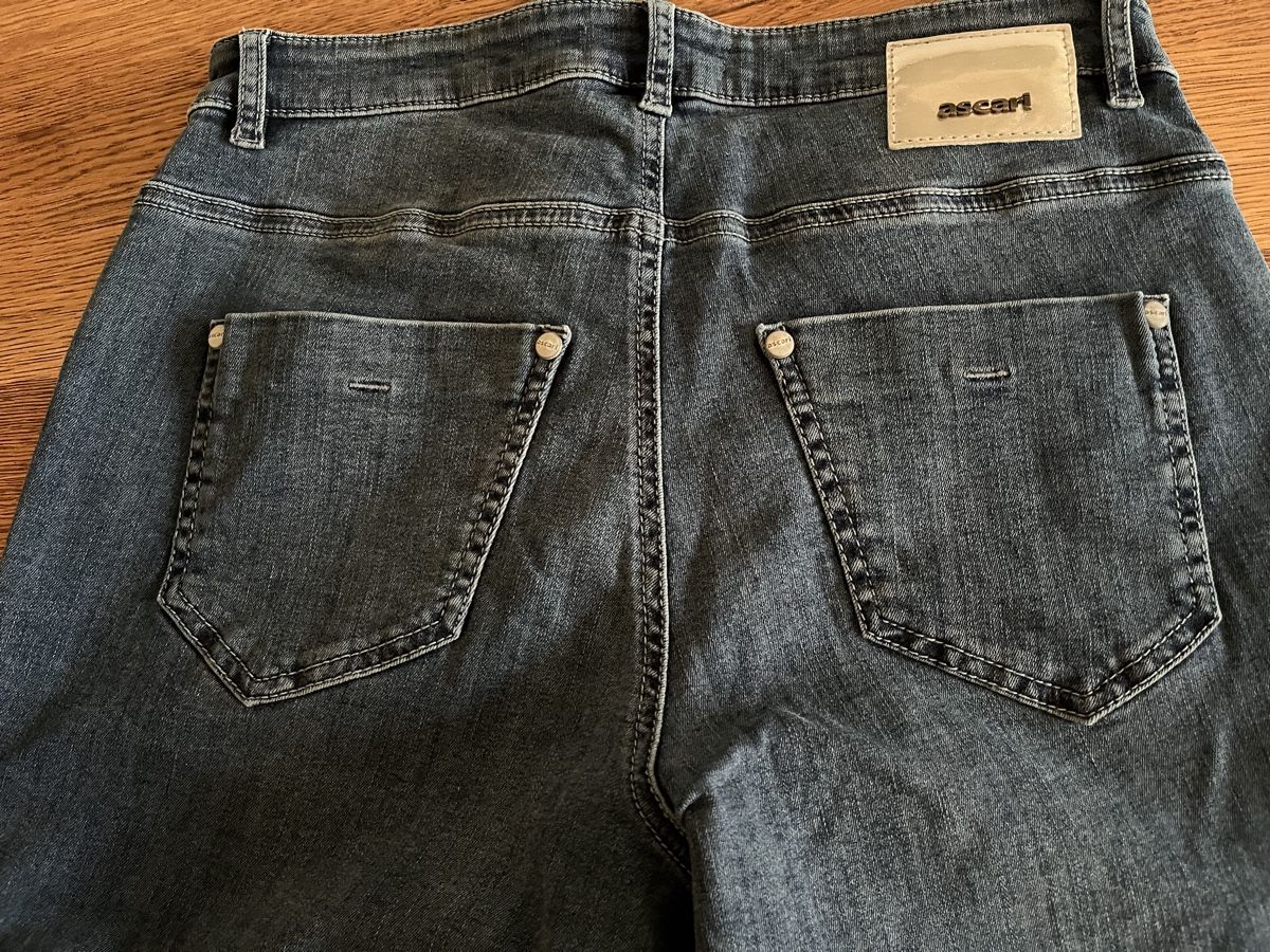 Jeans: Jeans  – Neuf (Voir description) à Schliern b. Köniz par medion3098 4