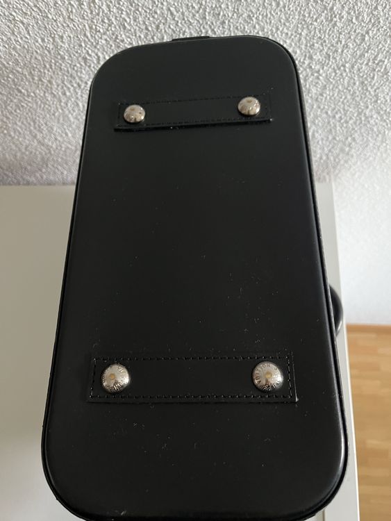 Louis Vuitton Borse da donna: Sac Louis Vuitton Alma PM Epi Noir authentique – Usato da Cornaux NE venduto da Pepite12 3