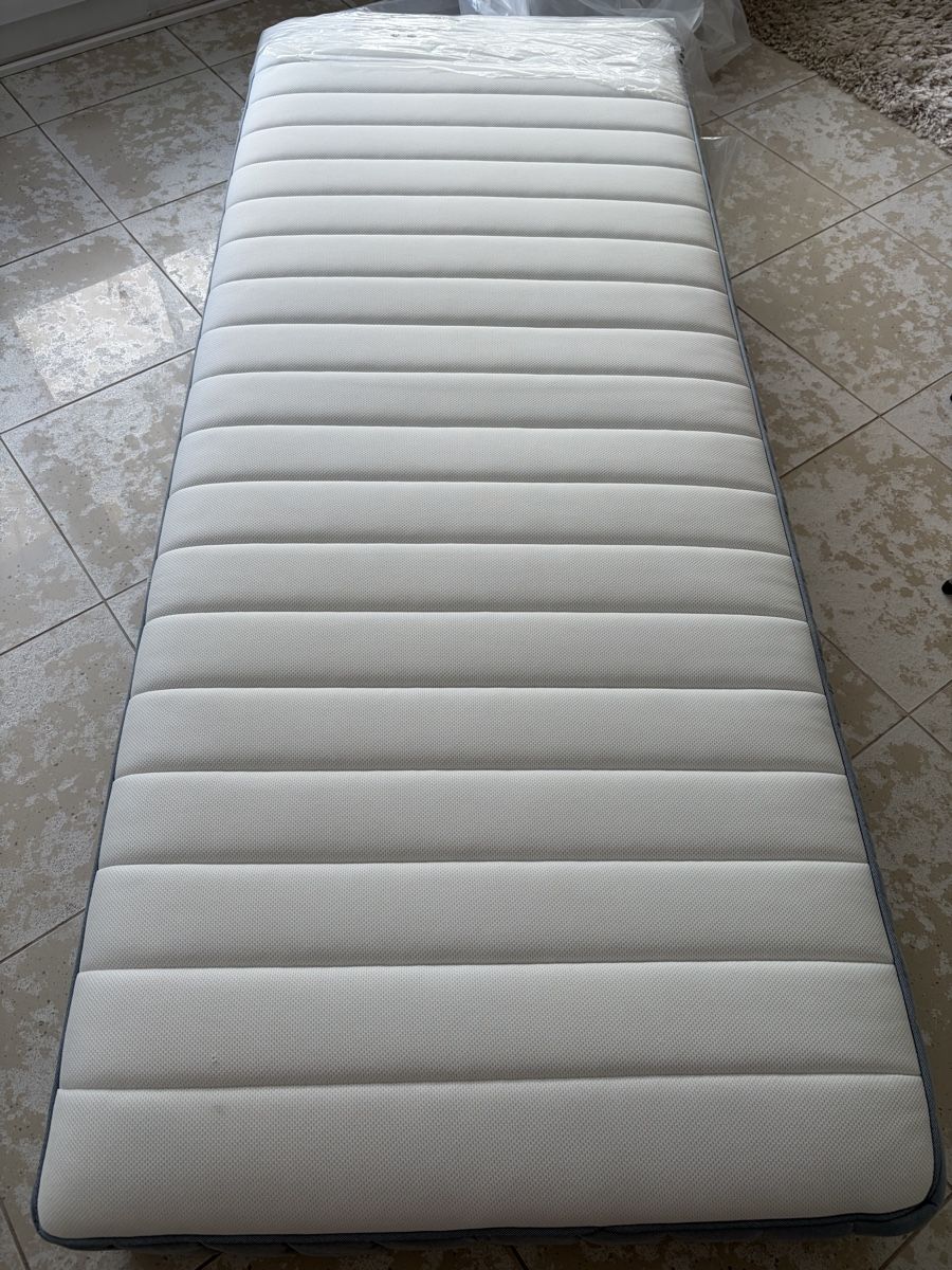 Ikea Matelas: 2 Matratzen IKEA Valevåg – Neuf (Voir description) à Buckten par Studiotools 2