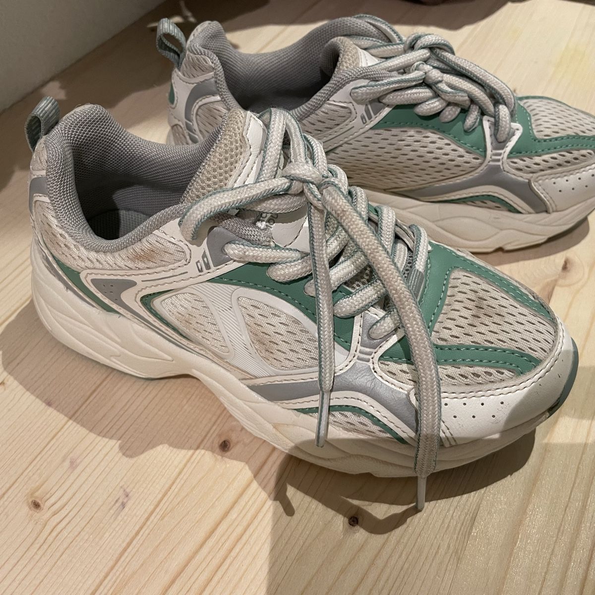 Scarpe per ragazze: Sportschuhe 32  – Usato da Oetwil am See venduto da mar_t7ct 1
