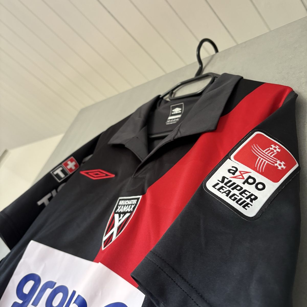 Umbro Canottiere & Pantaloni: Neuchatel Xamax Trikot Umbro Paito – Usato da Winterthur venduto da LaBodega 2