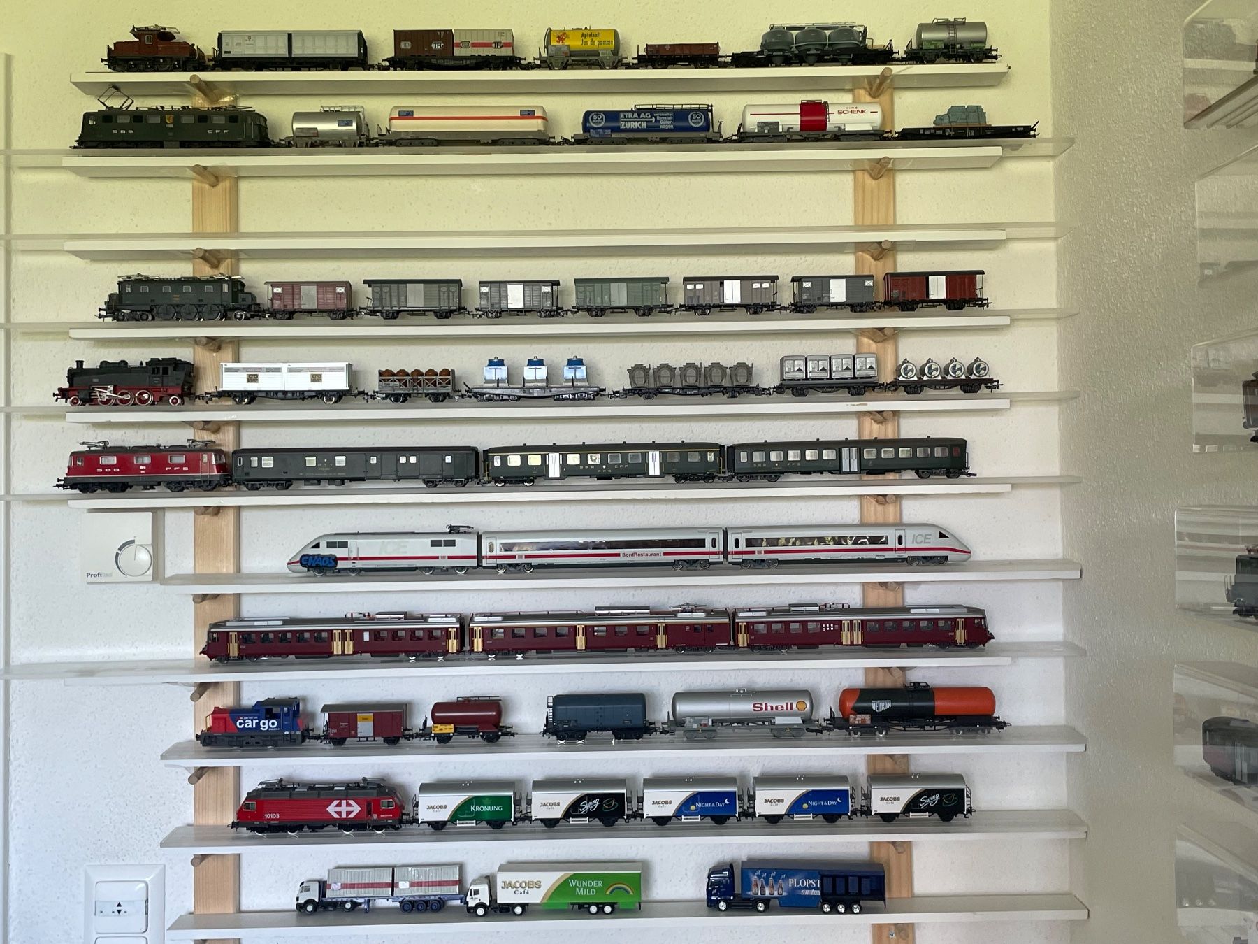 Modellini di ferrovie: Wunderschöne Sammlung mit 41 Lokomotiven – Nuovo (secondo la descrizione) da Uster venduto da ruehan 3