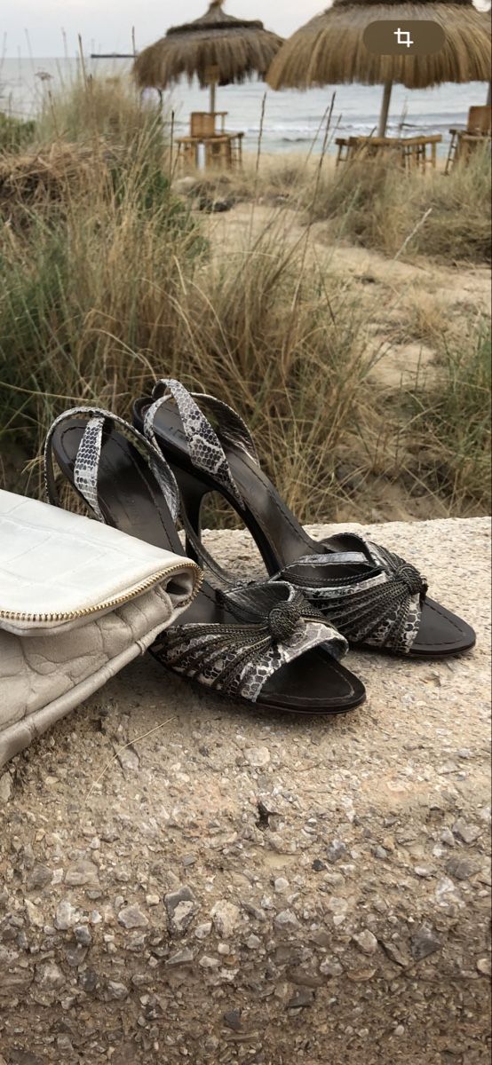 Scarpe da donna: BCBG Max Azria 38 – Usato da Baar venduto da El.bee