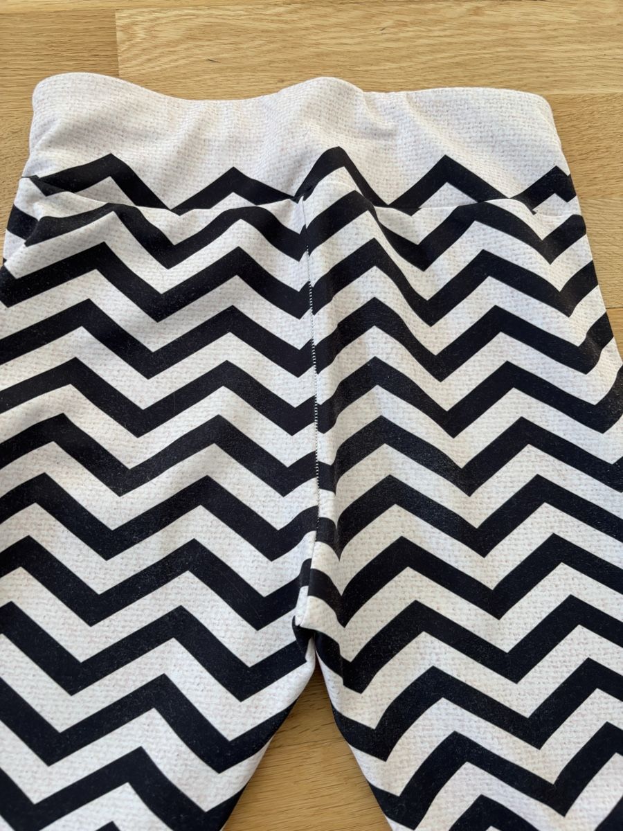 Leggings: Juniqe Leggins S  – Usato da Fribourg venduto da dafral 3