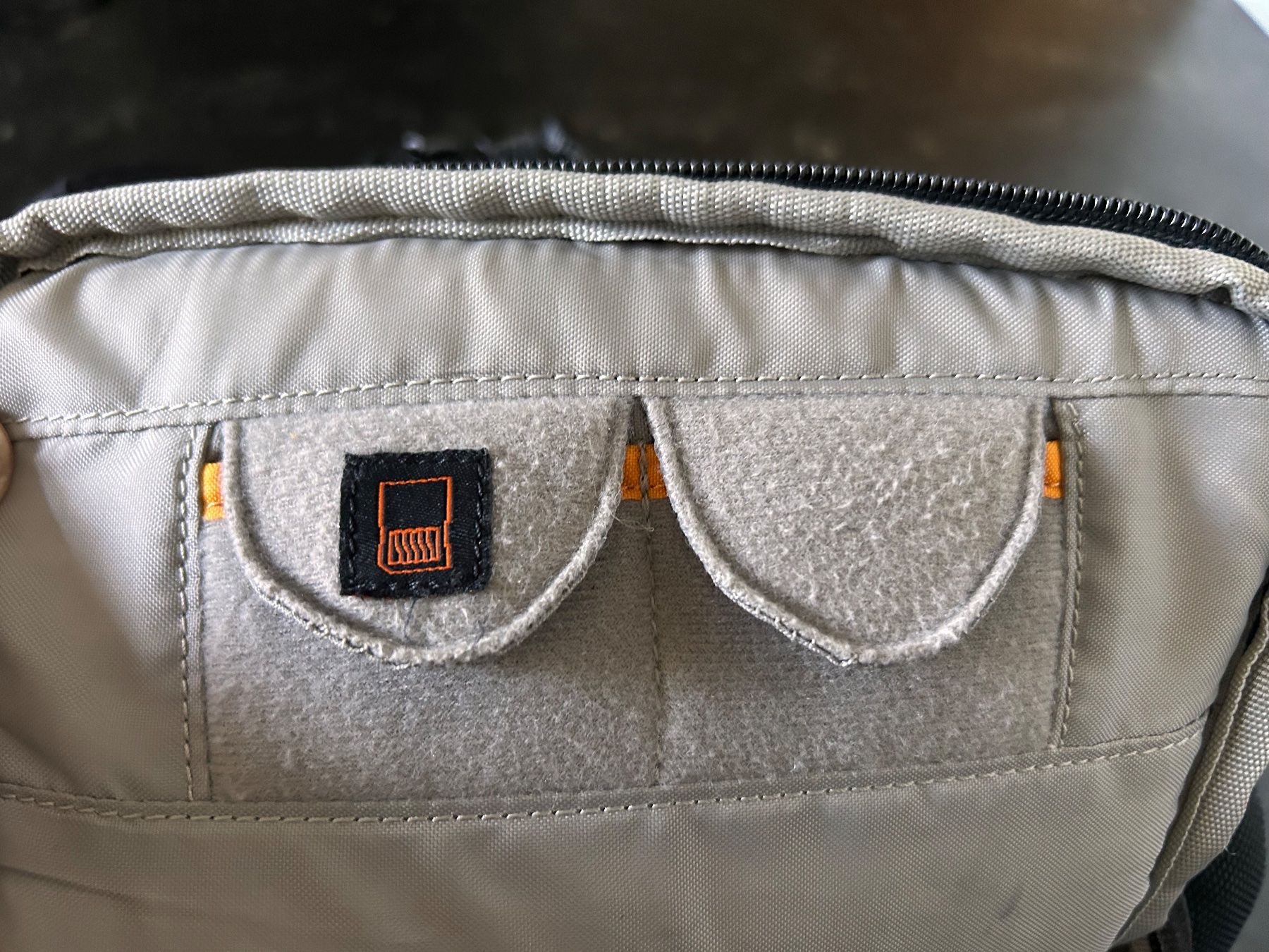 Zaini: Lowepro Fotorucksack - stark gebraucht – Usato da Bern venduto da inf_bdw8 6