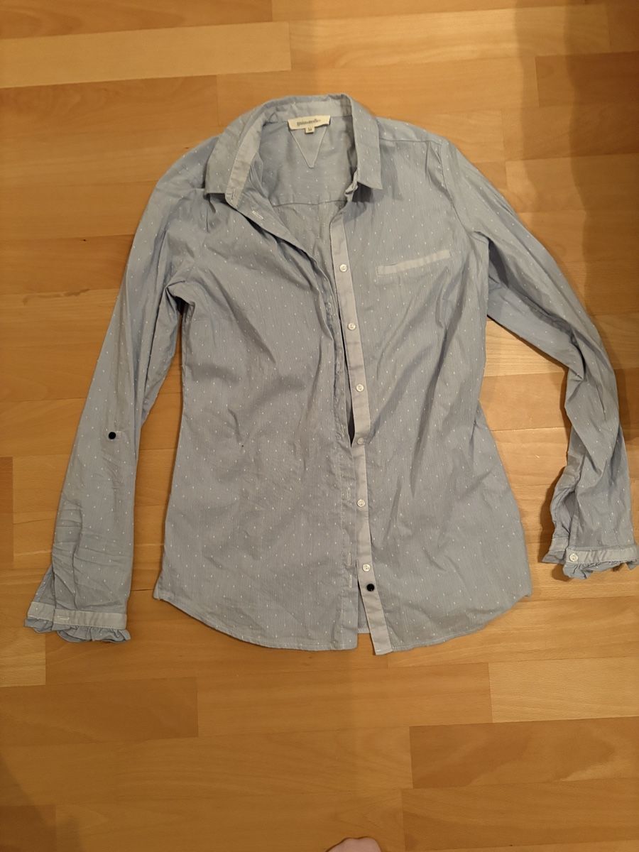 Blusen: Blue female shirt 36 – Gebraucht aus Rolle von gos_2xy5