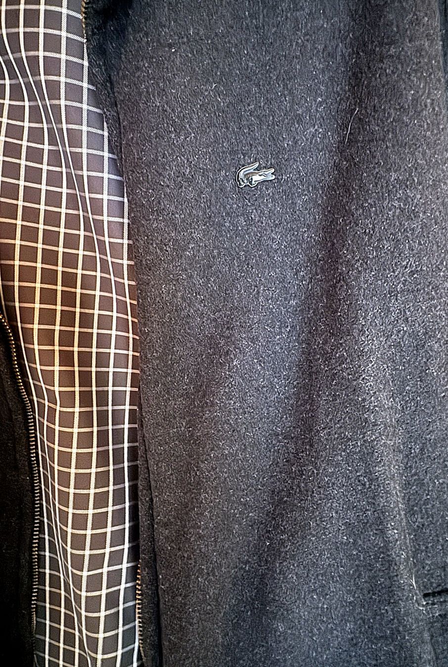 Lacoste Jacken: Lacoste Wendejacke dunkel/kariert – Gebraucht aus Aarau von swue 3
