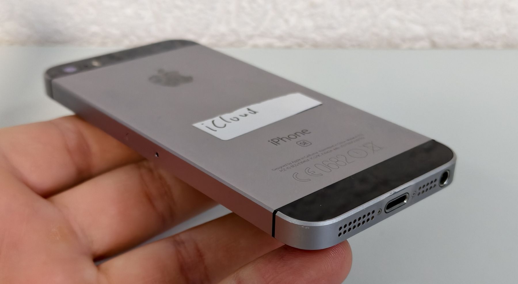 Apple Portables: iPhone SE – Défectueux à Ehrendingen par Rocky985 2