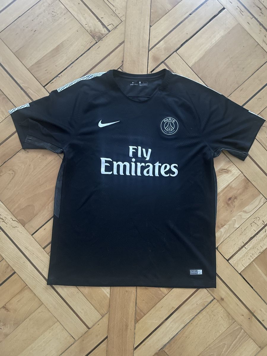 Nike Canottiere & Pantaloni: PSG Trikot (L) – Usato da Luzern venduto da Mallku