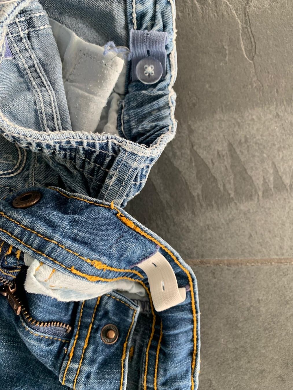 Pantaloni: 2 paar Denim Kinder Jeans, Grösse: 86 / 92 und 98 – Usato da Stetten SH venduto da Urlaub 4