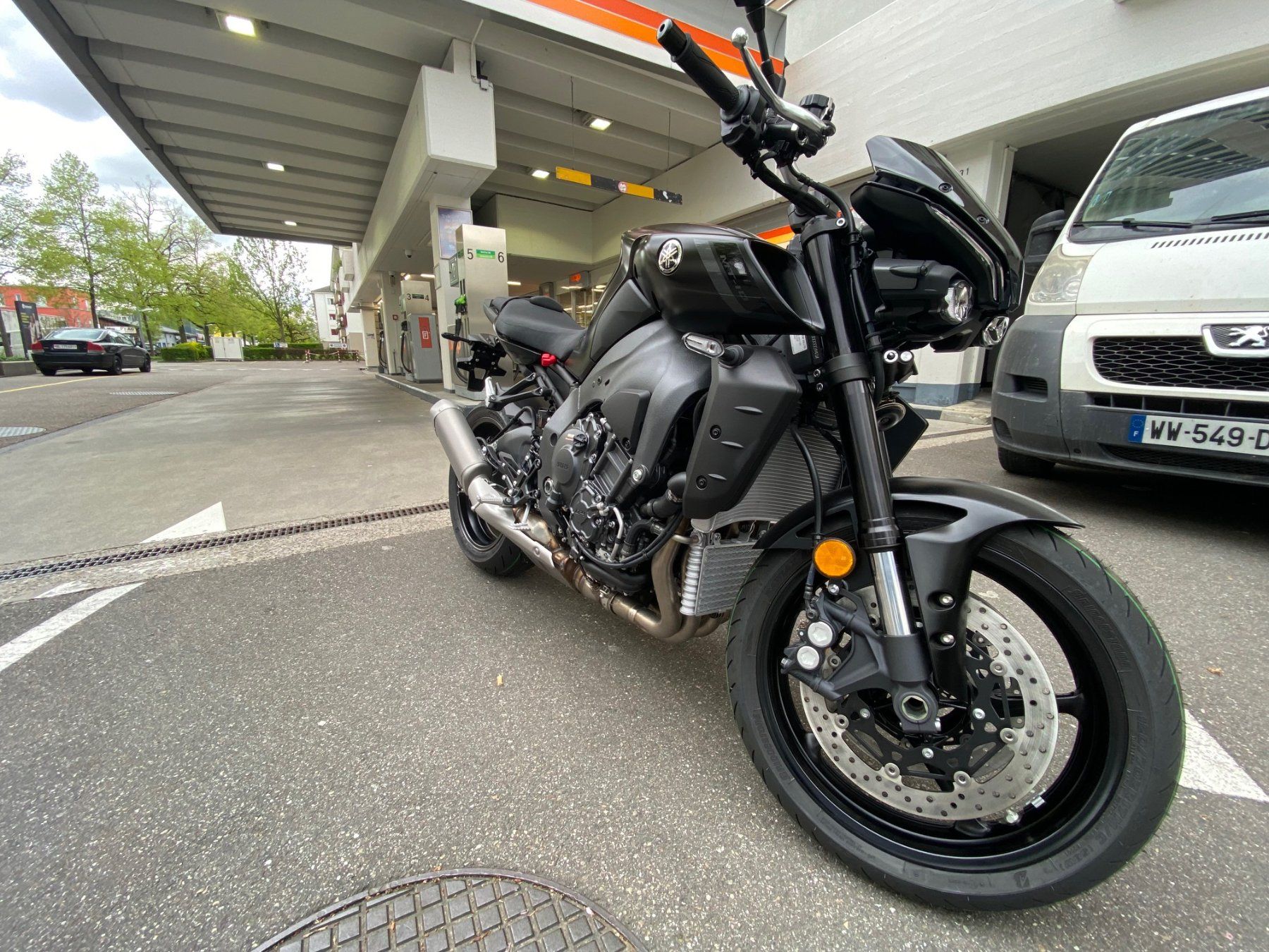 Yamaha Strasse: Neue Yamaha MT10 all Black & Rizoma – Neu und originalverpackt aus Reinach BL von DCastro4 4