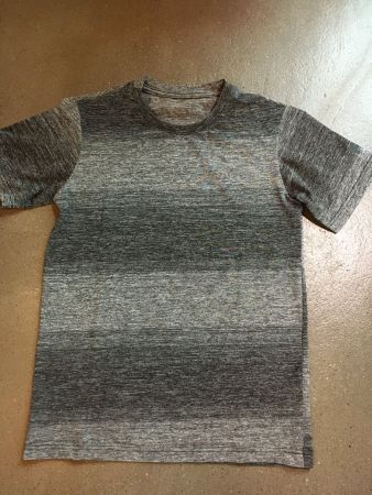 Knaben, graues Sportshirt, Gr. L/152cm