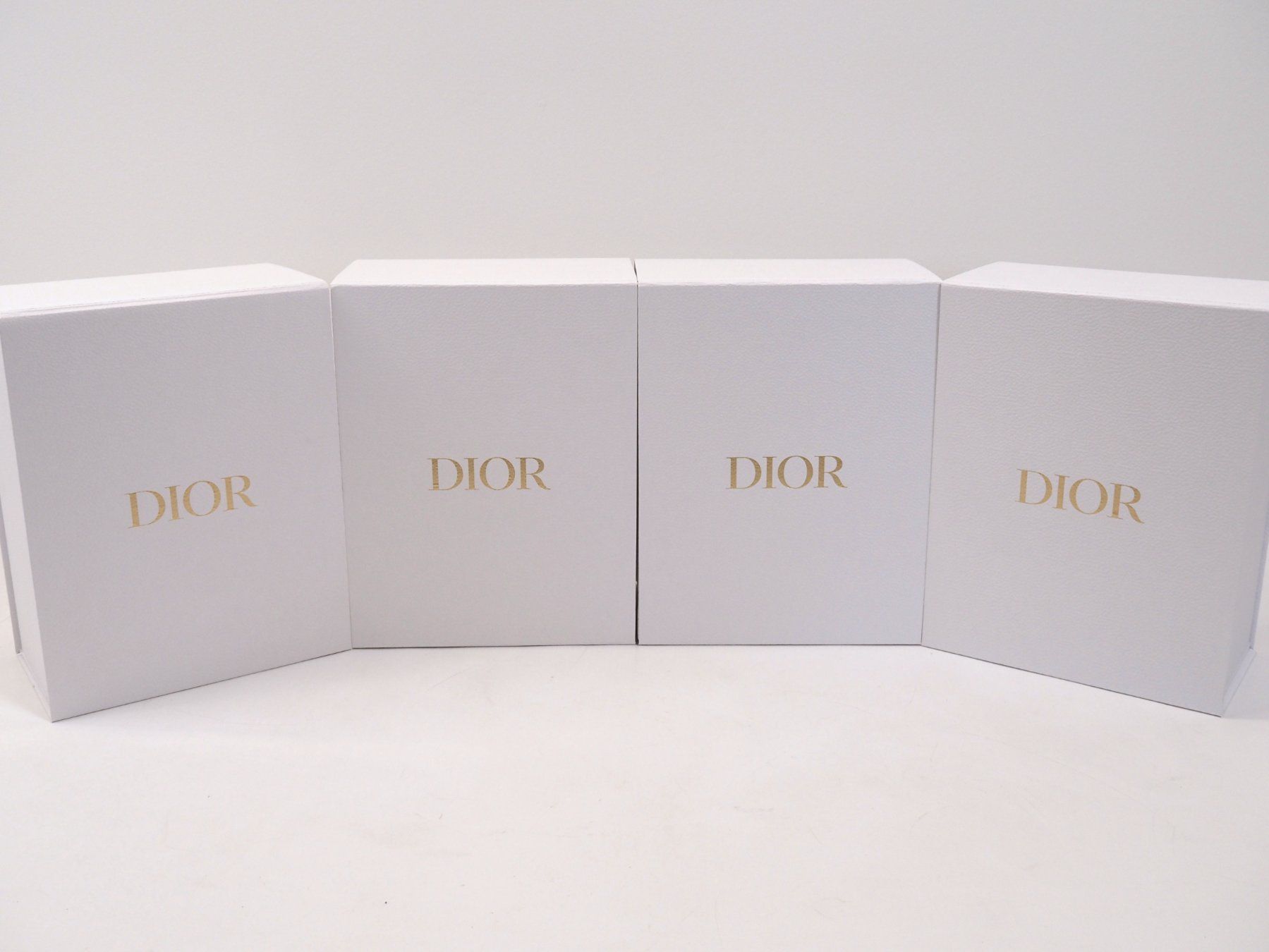 Dior Sonstige Dekorationen & Accessoires: 4x DIOR Geschenkbox Medium (26100649) – Neu (gemäss Beschreibung) aus Zürich von fundsachenverkauf
