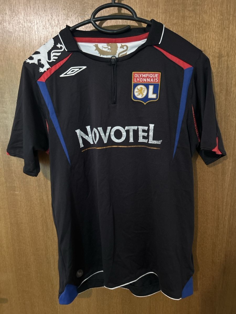 Maillots de corps & Pantalons: Lyon Fussball Trikot  – D'occasion à Ittigen par Jersey-plug