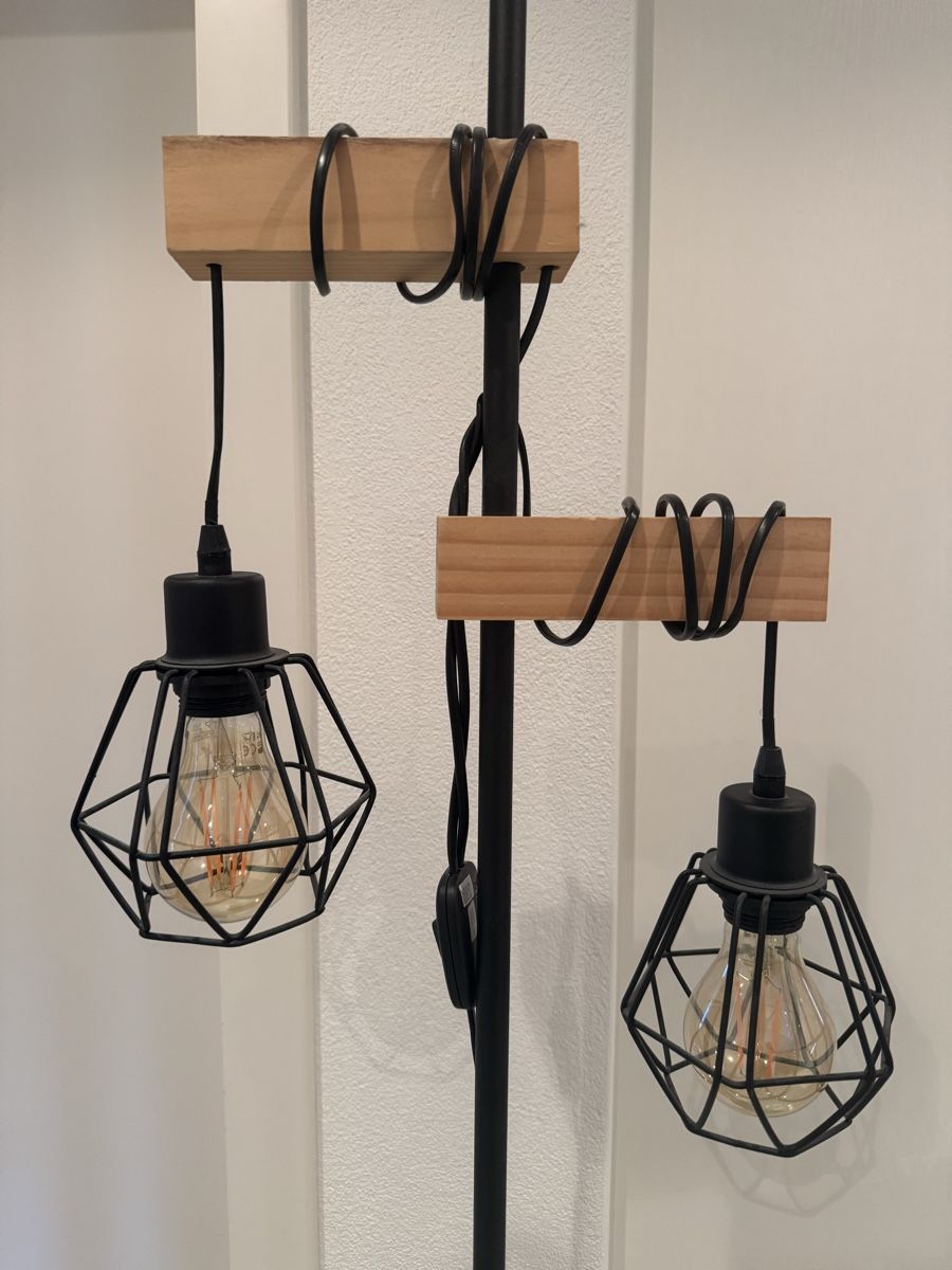 Lampen: Stehlampe – Gebraucht aus Emmetten von cat_7fvq 1