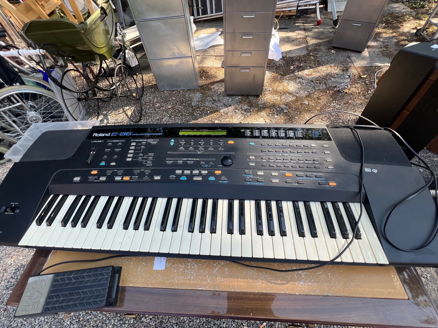 Instruments de musique: Roland E-86 Intelligent Synthesizer, Nr 42 – D'occasion à Glattfelden par maa_qcj8