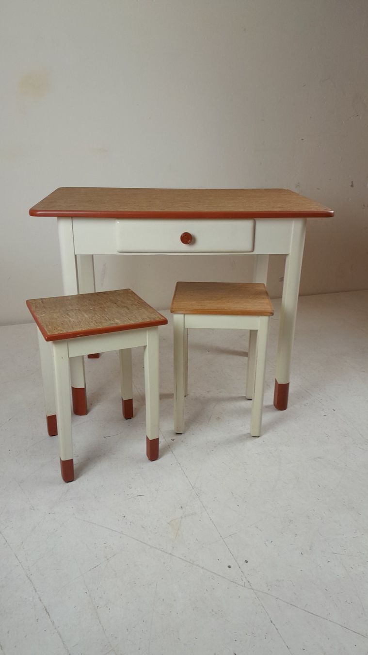 Tavoli: Küchentisch mit Taburettli Hocker Vintage – Usato da Hittnau venduto da v-v-onlineverkauf