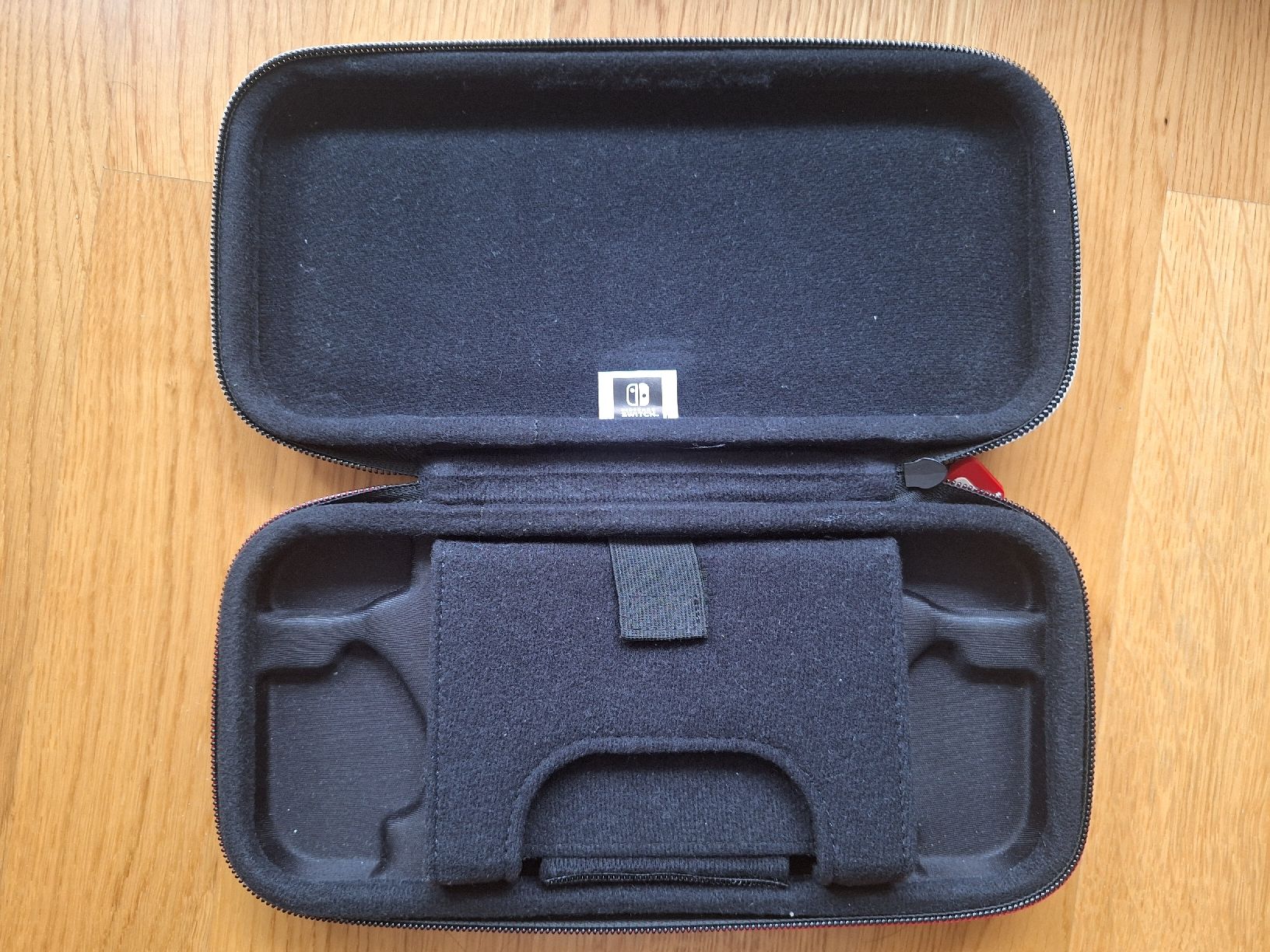 Nintendo Custodie protettive: RDS "Game Traveler" Nintendo Switch hard shell carrying case – Nuovo (secondo la descrizione) da Genève venduto da fab_9dns 2
