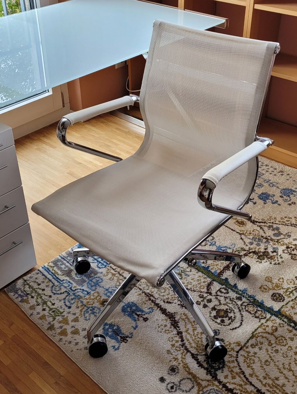 Sedie: Bürostuhl weiss mit Chromgestell – Usato da Riehen venduto da mfus