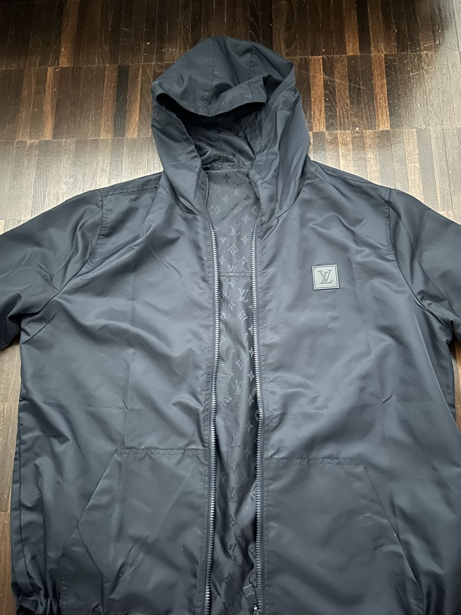 Louis Vuitton Giacche: Louis Vuitton LV Monogram Reversible Navy Windbreaker – Nuovo (secondo la descrizione) da Winterthur venduto da yan_yfz7 3