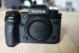 FUJIFILM X-H2 Kamera Body  + XF 16-50 F/2.8-4.8 R LM WR