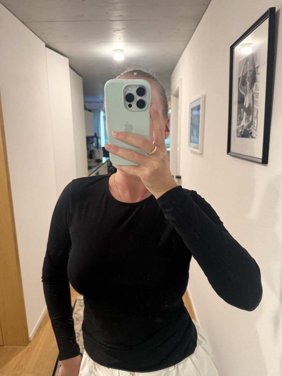Skims T-Shirts: Skims Longsleeve black – Gebraucht aus Bottmingen von Itsclaire 3