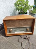 Defekter alter Radio