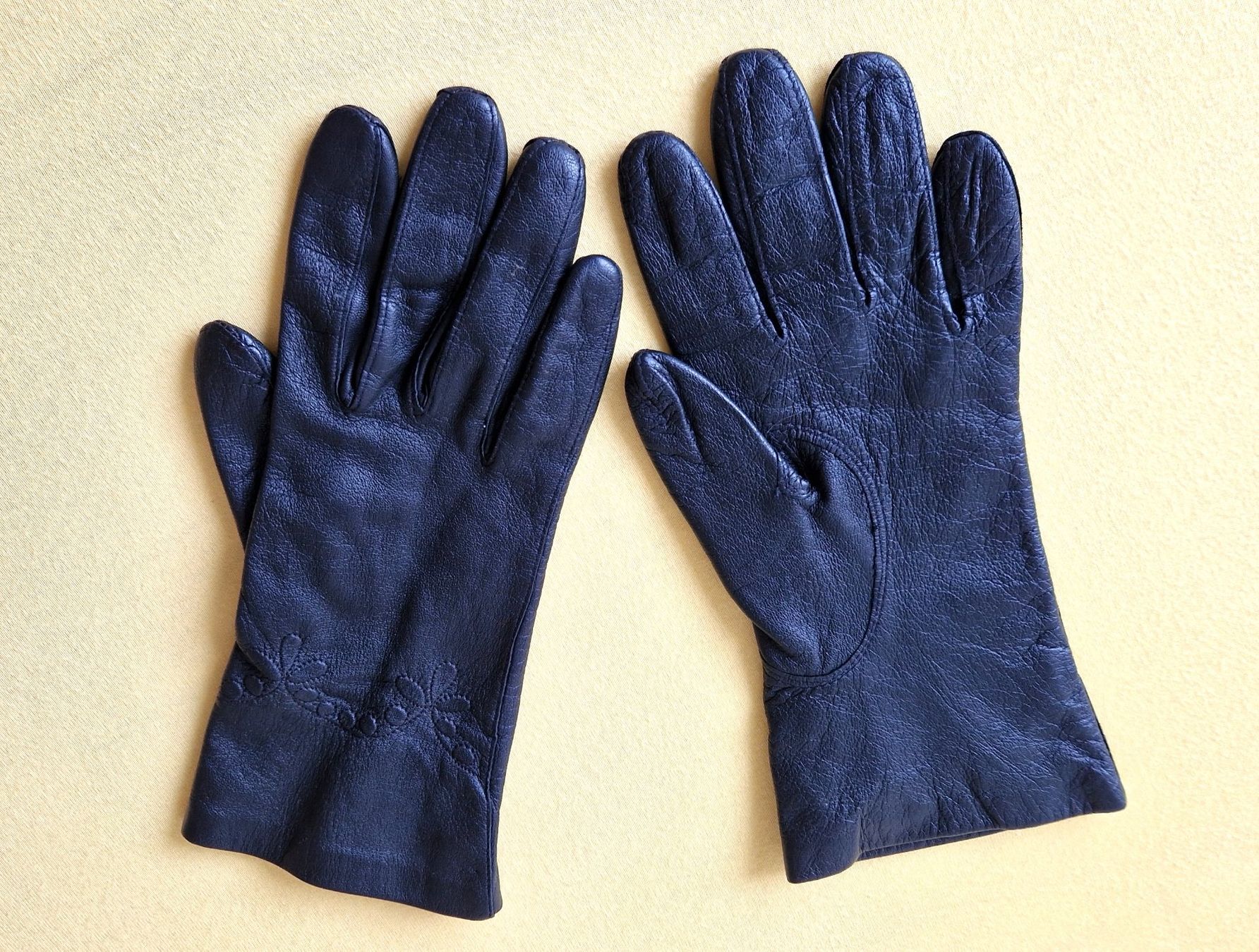 Handschuhe & Handstulpen: Schwarze Damen-Lederhandschuhe – Gebraucht aus Pratteln von klettersteig 1