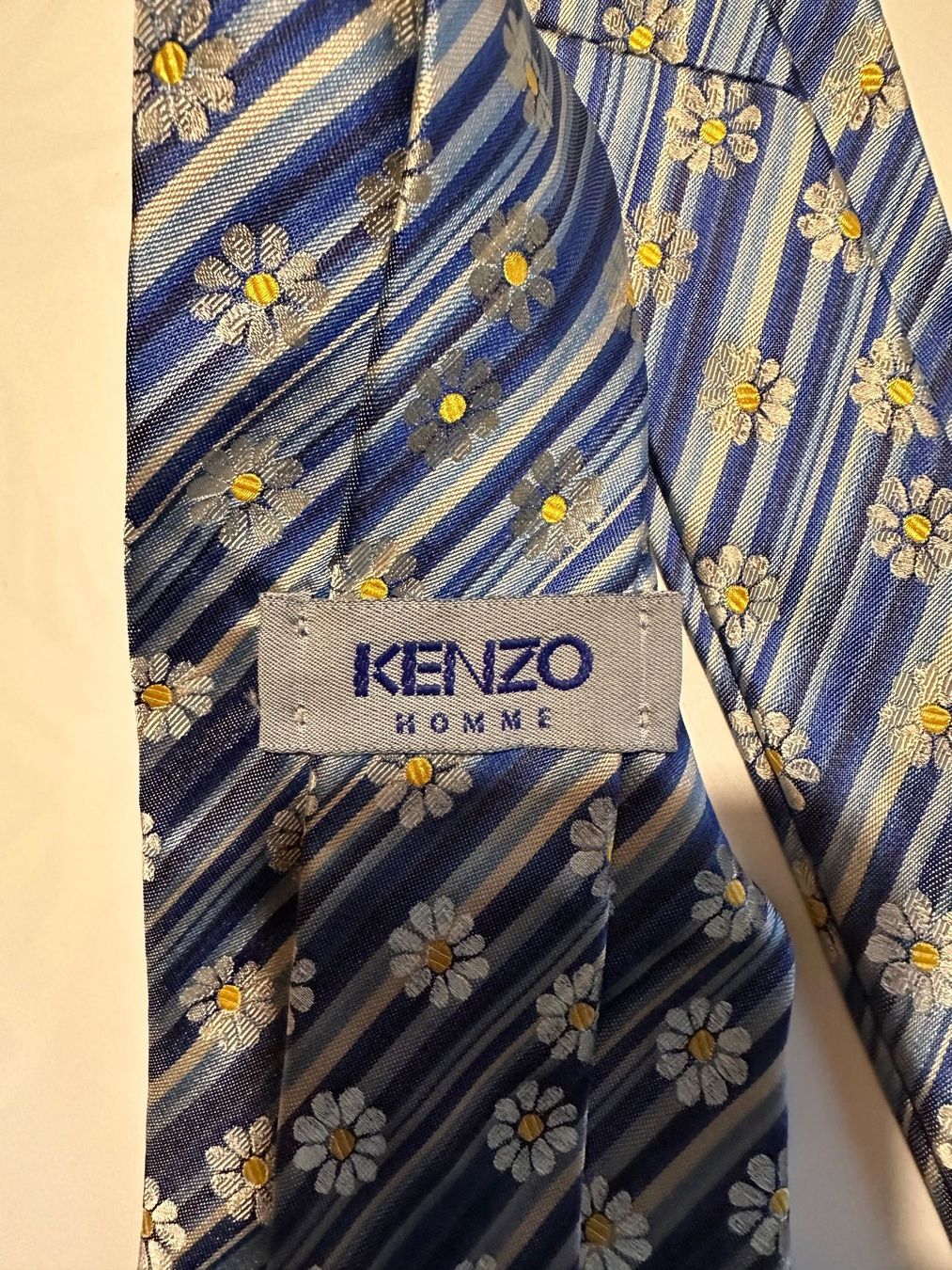 Kenzo Cravatte: Cravate à fleurs Kenzo homme – Nuovo (secondo la descrizione) da Bouveret venduto da seb_rjx8 1