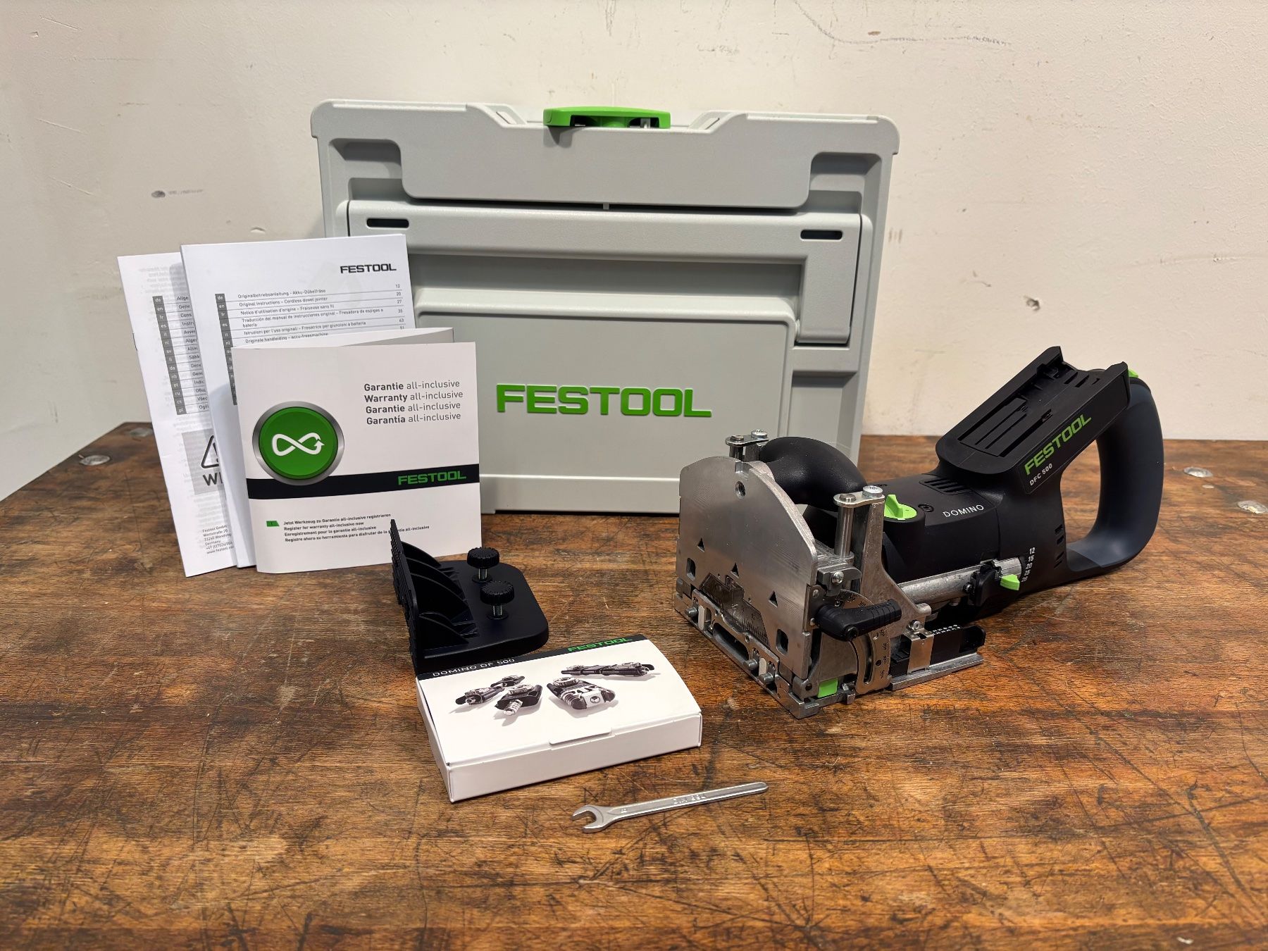 Festool Alle Maschinen: Festool Akku-Dübelfräse Domino DFC 500 E Basic Neuwertig – Neu (gemäss Beschreibung) aus Winterthur von ReUse_Baumarkt