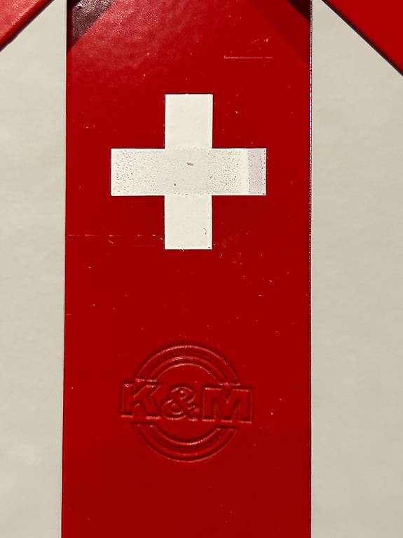 König & Meyer Supports pour instruments & partitions: K&M Notenständer Rot mit Schweizerkreuz – D'occasion à Hildisrieden par Albi35 2