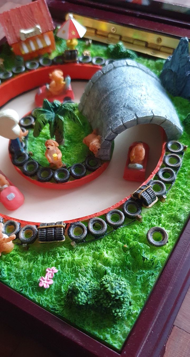 Boîtes à musique: Spieldose Race Time – D'occasion à Kreuzlingen par Rschweiz1 6