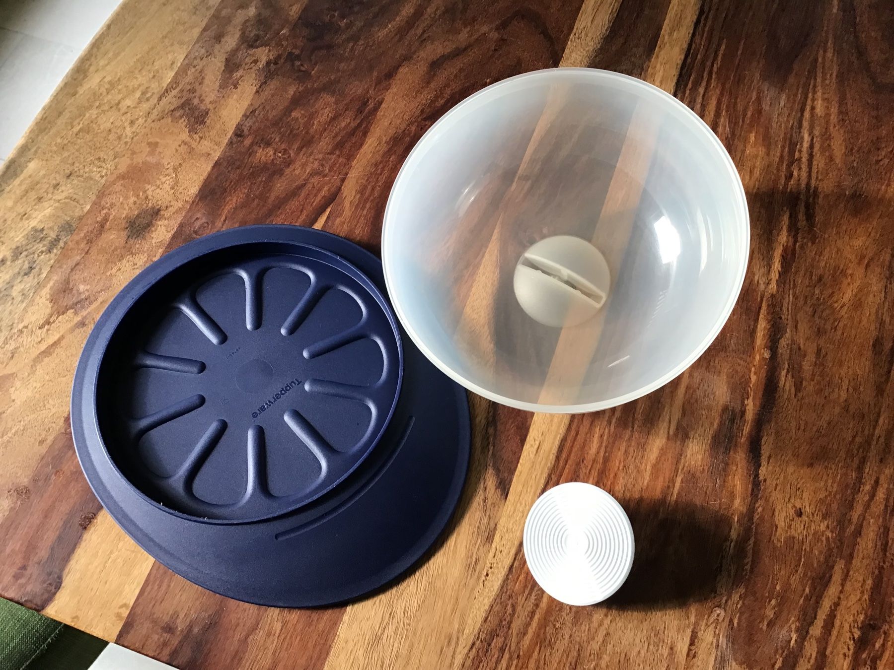 Tupperware Behälter & Ähnliches: Käseglocke Tupperware blau – Gebraucht aus Giswil von Pingu109 4