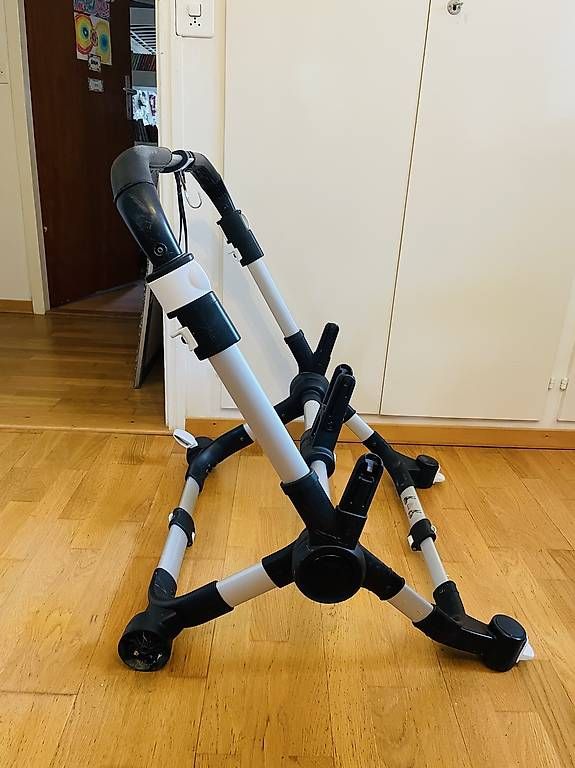 Poussette: Châssis Bugaboo Donkey 3  – D'occasion à Genève par Alamirk 1