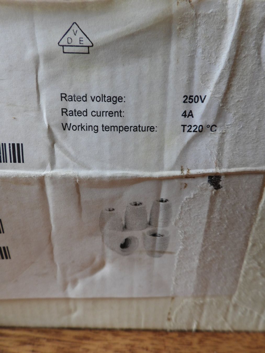 Lampade: Keramik Lampenfassung E27 4A 220° – Nuovo (secondo la descrizione) da Tavannes venduto da jimananas 1