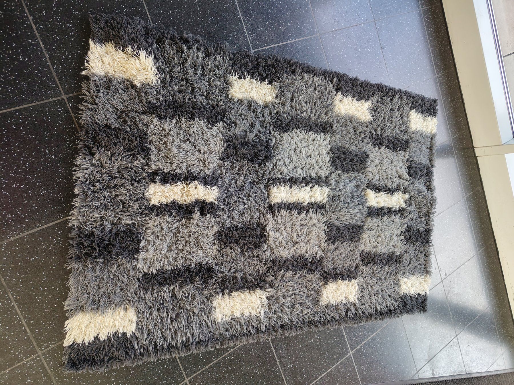 Teppiche: Gemusterter Teppich – Gebraucht aus Zürich von ben_5t7t