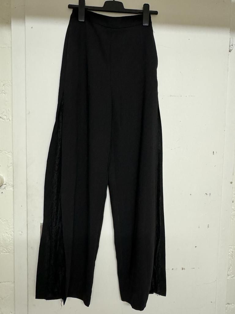 Zara Pantaloni: Zara pants – Nuovo e nell'imballaggio originale da Opfikon venduto da ari_7yn2